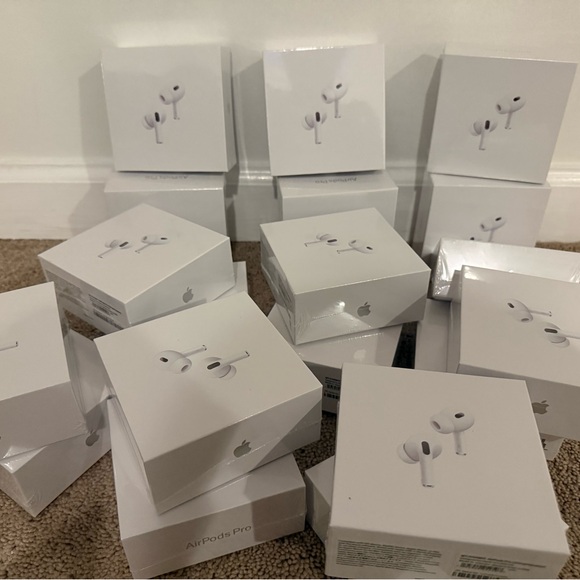 Apple AirPods Pro with Charging Case - White - Picture 3 of 4